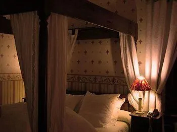 Relais Saint Louis, Logis