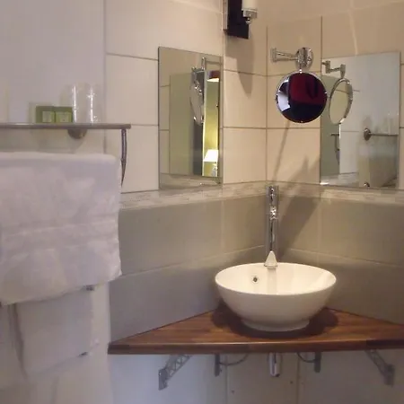 Relais Saint Louis, Logis Hotell