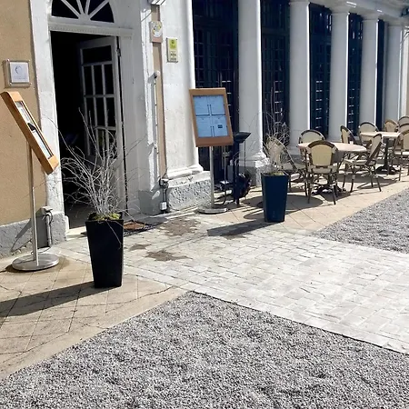 Relais Saint Louis, Logis 3*