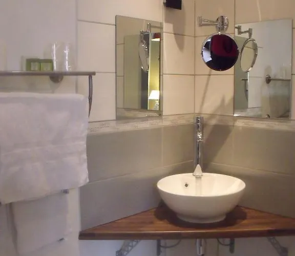 Relais Saint Louis, Logis Hotell